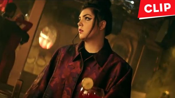 Hoshi sort le clip de «Femme à la mer»