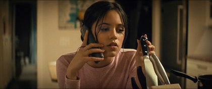 Jenna Ortega (Tara) sur le tournage de "Scream"