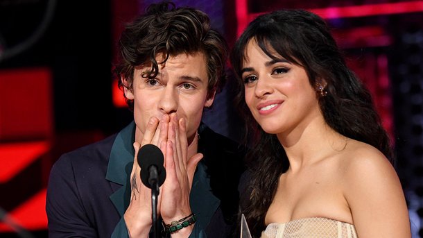 Shawn Mendes et Camila Cabello récompensés et amoureux aux American Music Awards 2019