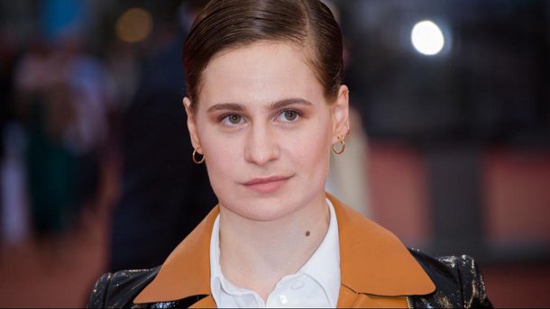 Christine and The Queens devient un «meme» sur Twitter, elle adore