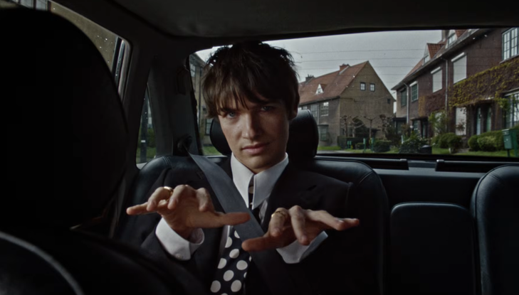 Capture d'écran du clip "Je pense à vous" de Pierre de Maere