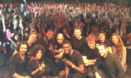 Corneille ‏: Ce n'est qu'un au revoir mes chers...!!!! Magique ce soir à Feytiat! On se refait ça en 2014! One love!