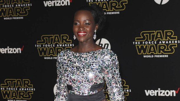 Lupita Nyong’o : Star Wars, une expérience extraordinnaire!