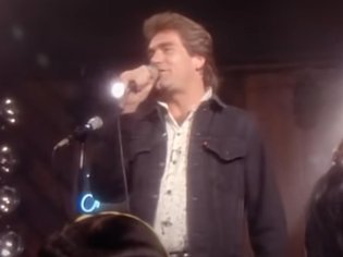 Huey Lewis