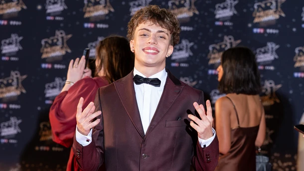 Anyme dévoile l’envers du décor des NRJ Music Awards dans son nouveau vlog