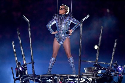 Lady Gaga sur scène à la mi-temps du Superbowl 2017