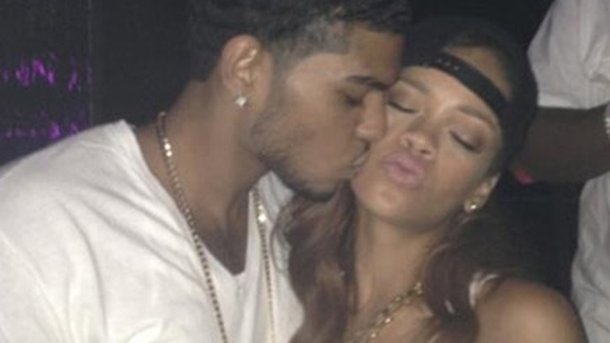 Rihanna : dans les bras d'un inconnu !