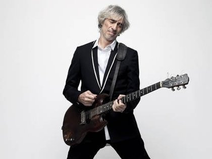 Grizzly : Louis Bertignac sort les guitares