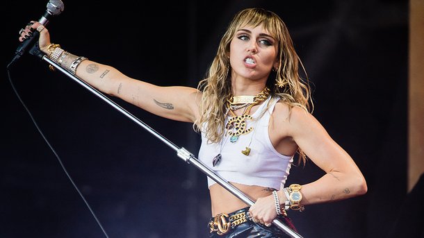 Miley Cyrus confirme être célibataire!