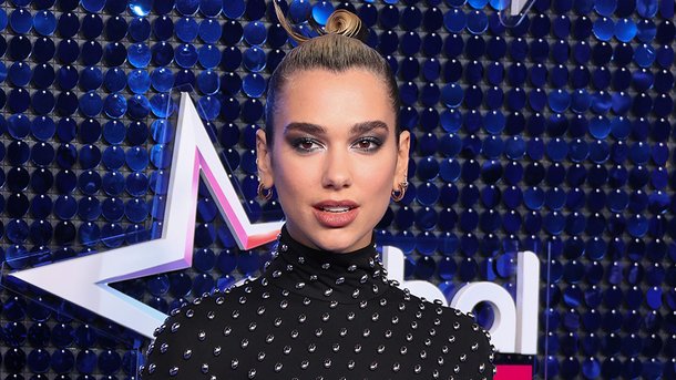 Dua Lipa ironise sur les paroles de "Don't Start Now" utiles en période de confinement
