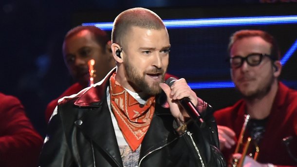 Justin Timberlake aide une fan à annoncer sa grossesse