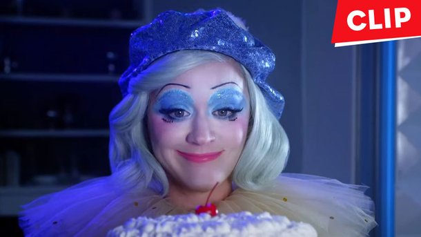 Katy Perry transformée en clown animé d'un jeu vidéo dans le clip de «Smile»