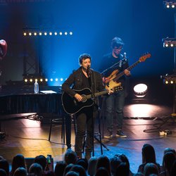 Echanges complices avec ses fans avec lesquels Patrick Bruel a toujours été très proche.