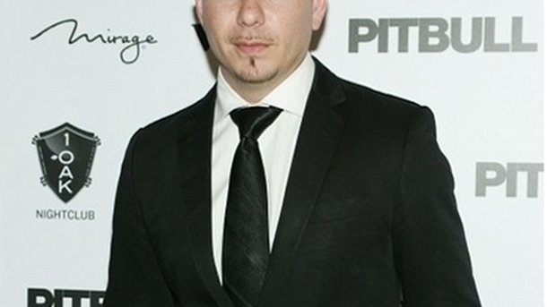 Pitbull passe le réveillon avec ses fans !