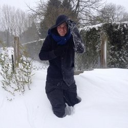 Keen'V : "Dsl monsieur @morandiniblog je ne pourrai être pésent ce soir sauf si peut être vous avez le numéro du père Noël ;)"