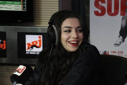 Mercredi 3 Décembre avec Charli XCX