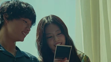 "Less than a Lover" : Jennie met en scène son nouveau single dans un clip romantique