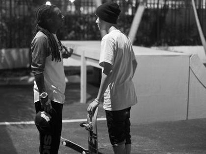 Justin Bieber: la leçon de skate avec Lil Wayne