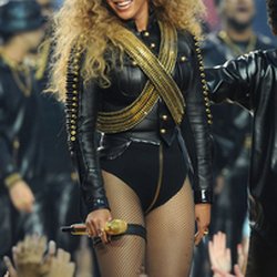 Beyoncé, Chris Martin et Bruno Mars lors de la mi-temps du Superbowl!