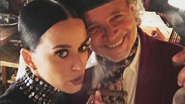 Katy Perry se lance dans le tango en Argentine!