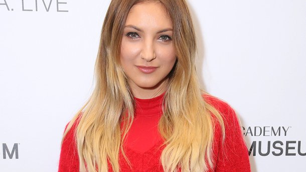 Julia Michaels : découvrez son clip « Heaven » pour 50 Nuances plus claires