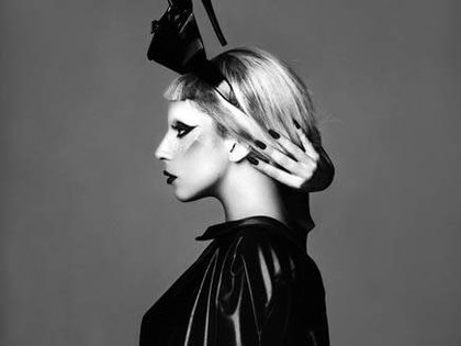 Lady GaGa : un duo, un hommage, une émission en vue