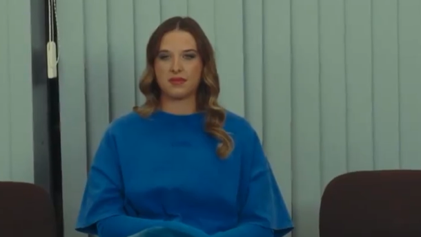 Helena Bailly tease son prochain clip "Mauvais Garçon"
