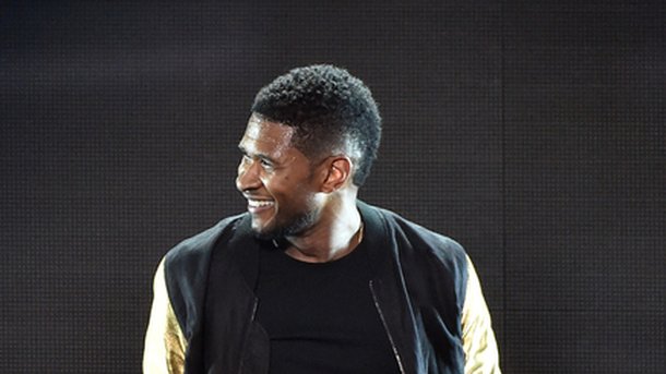 Usher rend hommage à Quincy Jones !