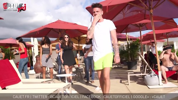 Willy William en live les pieds dans l'eau