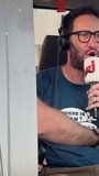Manu conduit une pelleteuse !
