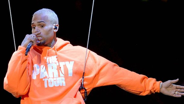 Chris Brown offre son single «Him Or Me» en cadeau de Noël à ses fans