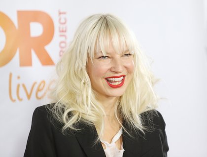 Sia dévoile son visage!