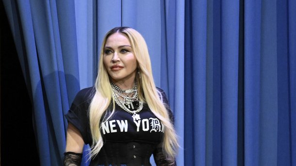 Madonna se concentre sur sa tournée, son biopic mis de côté