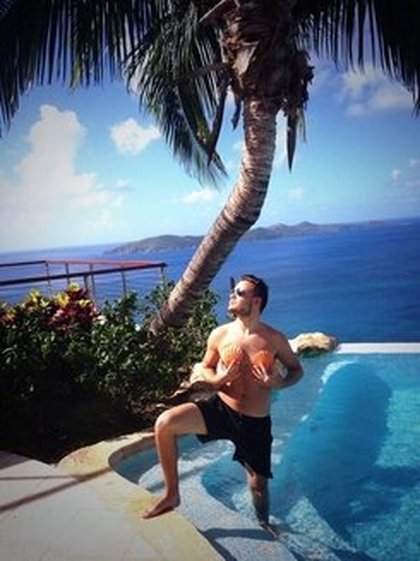 Liam Payne: Hello mr @scott_mills on vous écoute là-bas pendant nos vacances merci de servir de BO pour notre vue sur la plage
