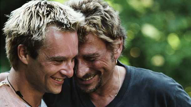 David Hallyday rend un bel hommage à son père dans son nouveau titre "Le plus heureux des hommes"