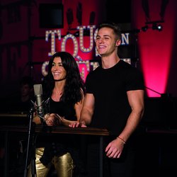 Tous en Scène: Jenifer Bartoli et Sacha Perez en séance de doublage