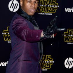 John Boyega à la première mondiale de Star Wars Episode VII à Los Angeles
