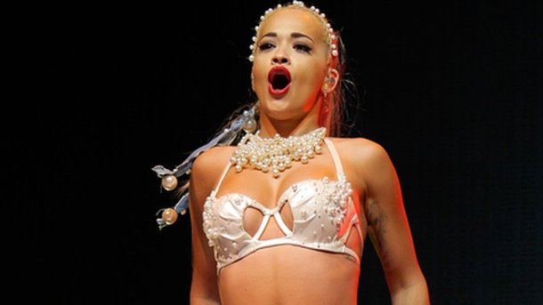 Rita Ora remplace Kylie Minogue dans The Voice UK!