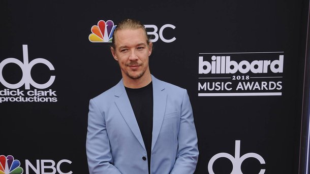 Diplo sort un documentaire surprise!
