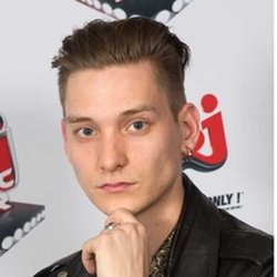 Thomas Azier @ NRJ Music Tour de Paris - Photocall