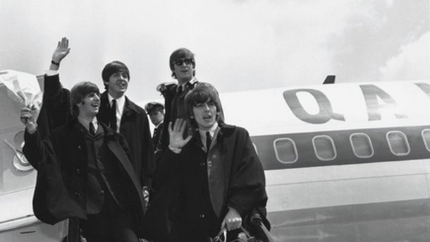 Le premier contrat des Beatles mis aux enchères!