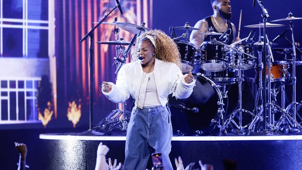 Janet Jackson électrise les AMAs à Las Vegas en live