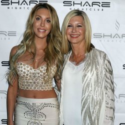 olivia-newton-john-et-chloe-lattanzi