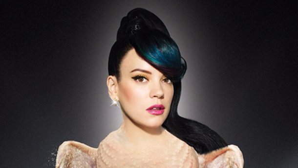Lily Allen : le cadeau de Noël, c’est elle !