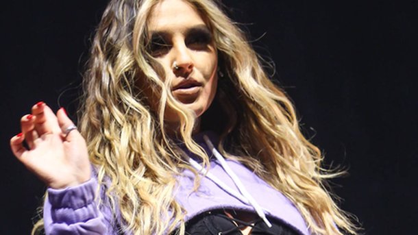 Perrie Edwards s’affiche avec son nouvel amoureux!