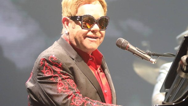 Elton John pourrait chanter aux funérailles de George Michael