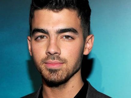 Joe Jonas a la "Daft Punk" attitude