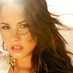 Demi Lovato danse All Night Long avec Timbaland et Missy Elliott 