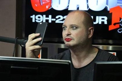 Lundi 9 Mars 2015 Cauet fête la journée de la femme