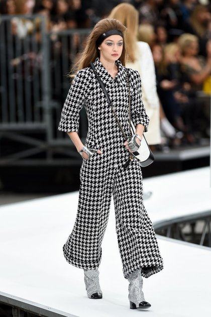 Gigi Hadid au défilé Chanel